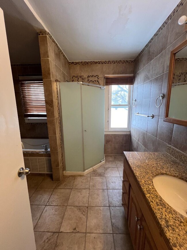 Building Photo - 1723 Maine St