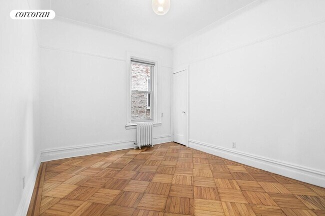 Building Photo - 574 5th St