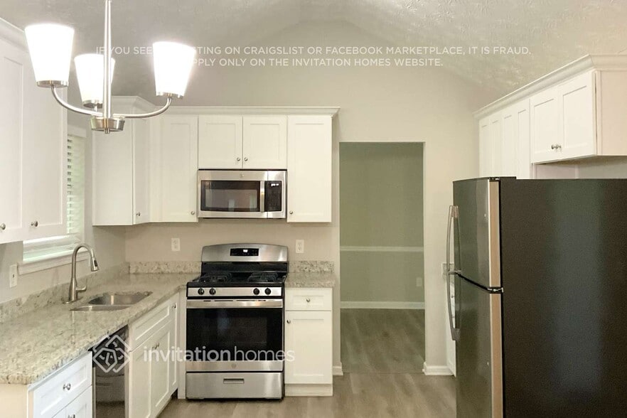 Building Photo - 3261 Sugar Creek Falls Ave SE