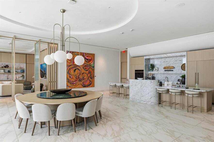 Building Photo - 900 N Ocean Blvd