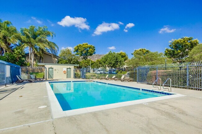 Building Photo - Charming 2BR Home with Attached Garage, Private Patio and a Friendly Community!