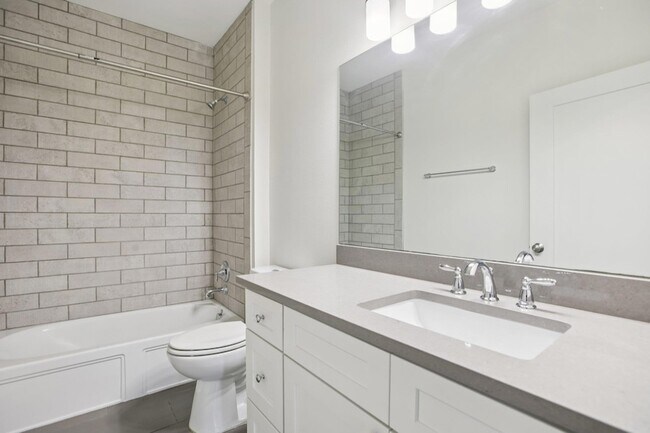 Building Photo - 908 Nueces St