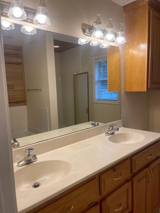 Building Photo - Windsor Garden Subdivision...