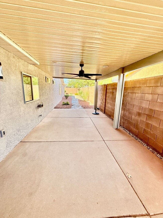 Building Photo - 389 E 500 S