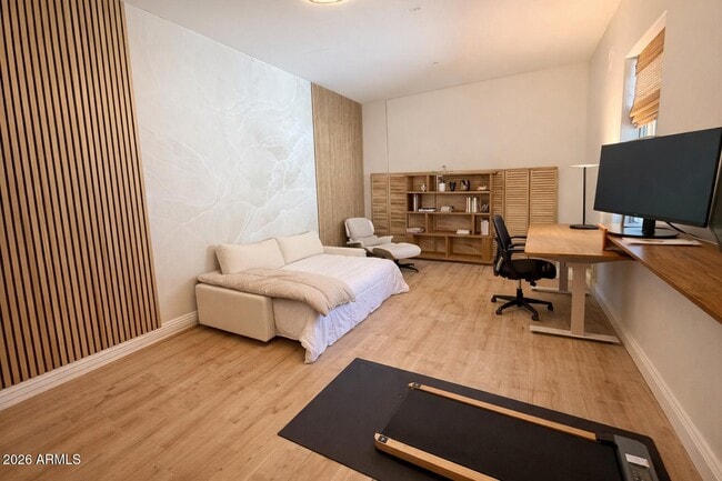 Building Photo - 9995 E Ridgerunner Pl