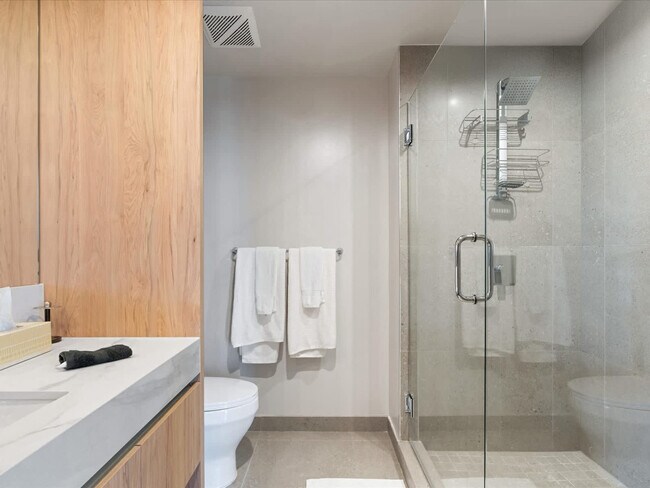 Building Photo - 11 NE 6th St