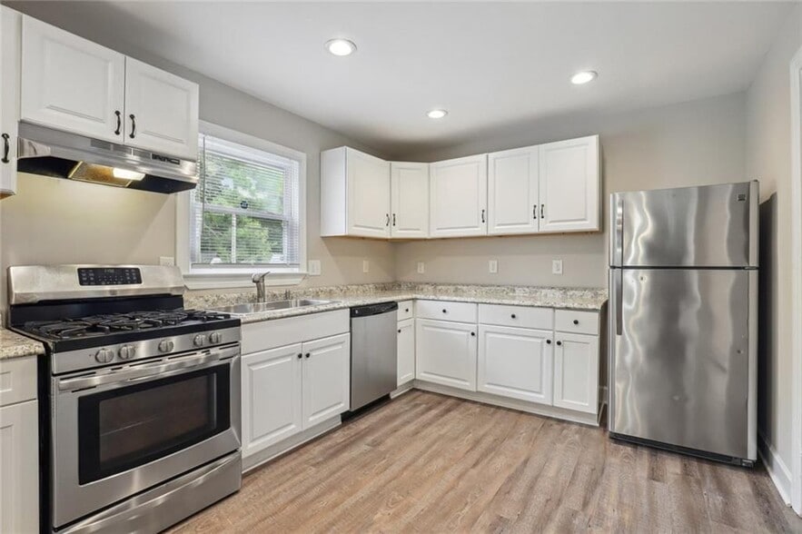 Building Photo - 1641 Sandtown Rd SW
