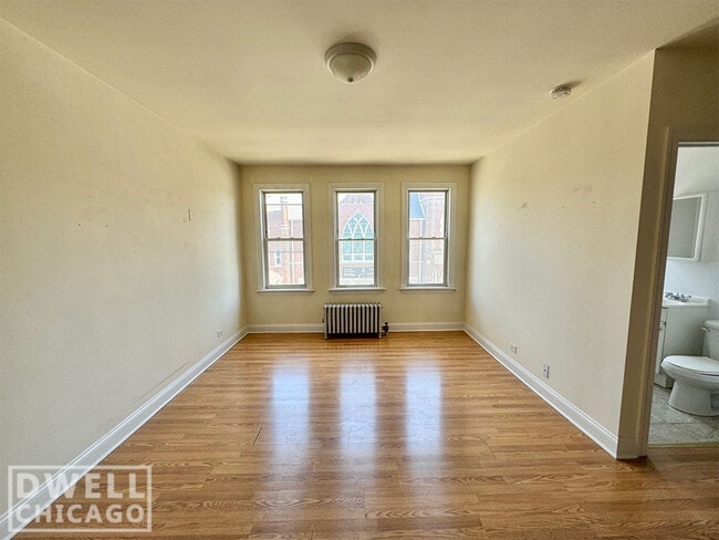 Building Photo - 2606 N Kimball Ave