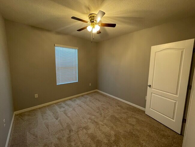 Building Photo - 315 Arbor Lakes Dr