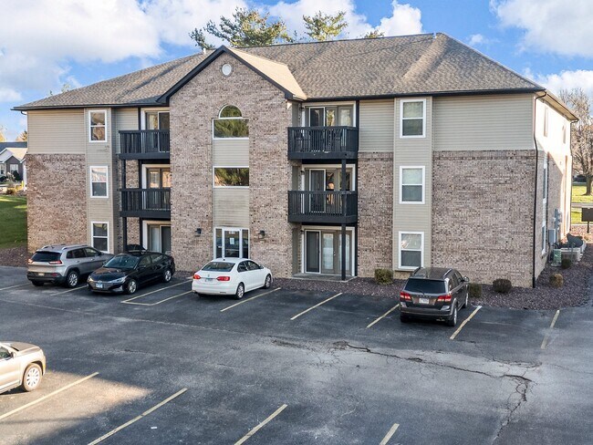 Building Photo - 1040 University Dr