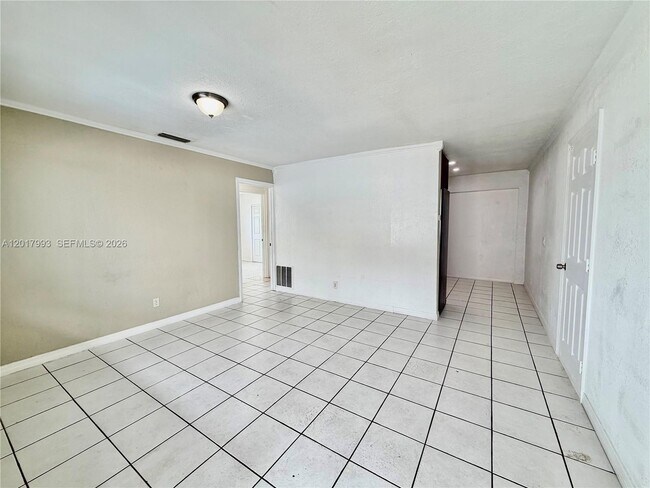 Building Photo - 2614 Sheridan St