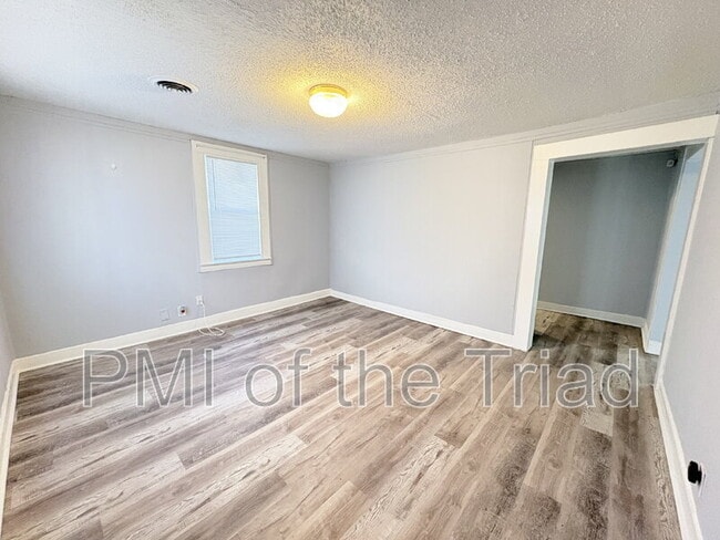 Building Photo - 317 Woodbury St