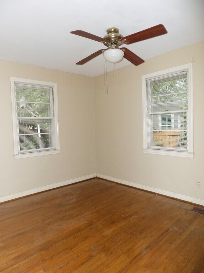 Building Photo - 507 Dogwood St