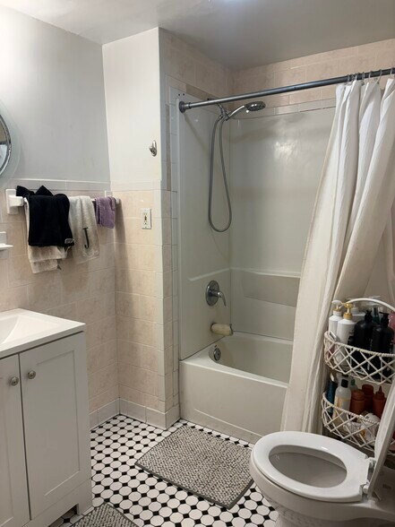 Building Photo - 56 Egmont St