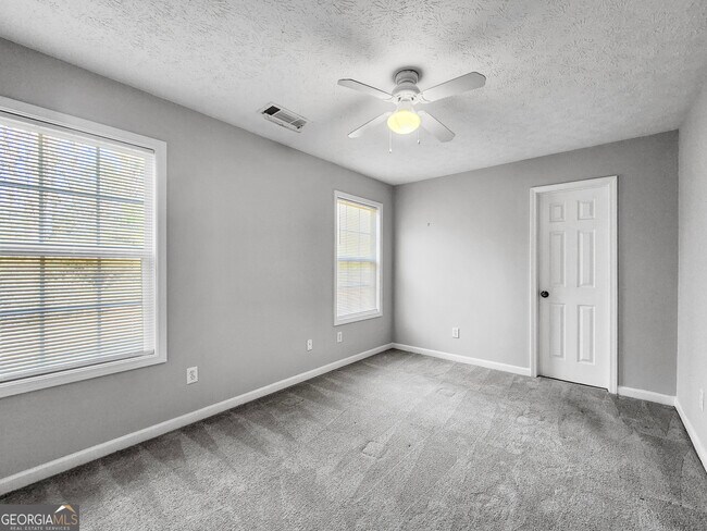 Building Photo - 25 Haywood Ct