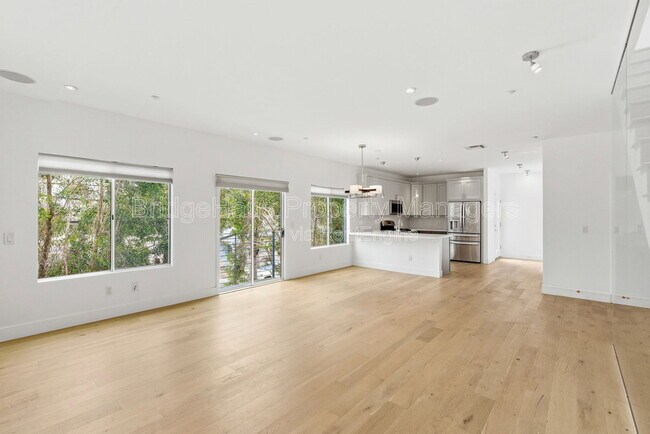 Building Photo - 4147 Bachman Pl