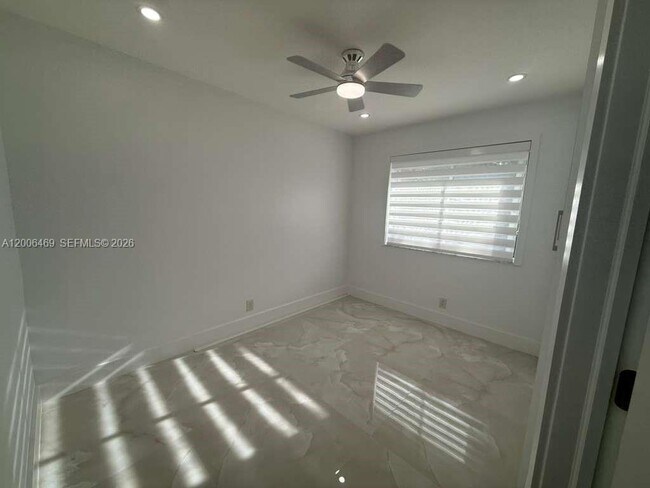 Building Photo - 9307 SW 138th Pl