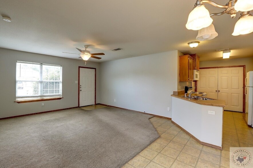 Building Photo - 4206 Magnolia St