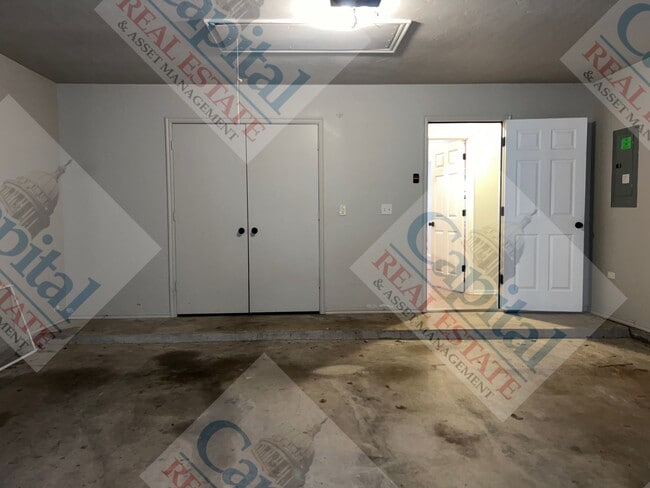 Building Photo - Welcome Home!