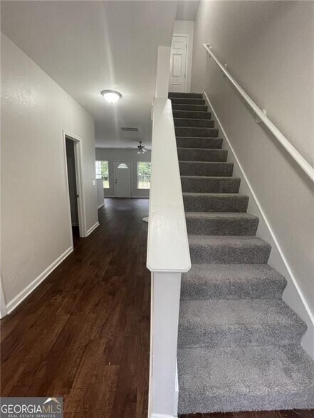 Building Photo - 387 Brookview Dr