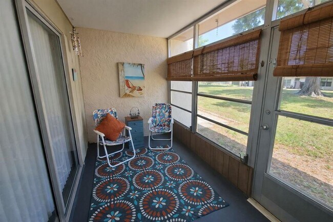 Building Photo - 1391 Mission Hills Blvd