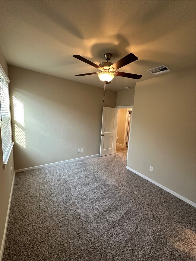 Building Photo - 9442 Starlight Oak Dr