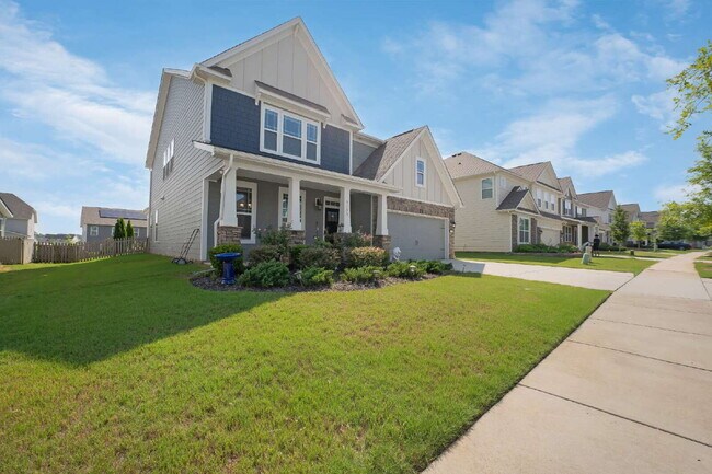 Building Photo - Beautiful Upscale Executive Home with Pool 4B/3Bth with 3,100 sqft
