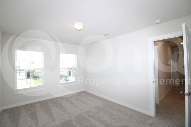 Building Photo - 330 Fire Rock Dr