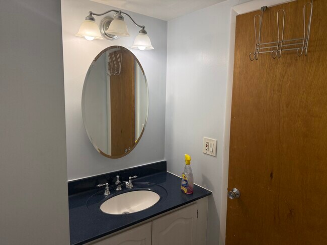 Building Photo - 235 E Palatine Rd