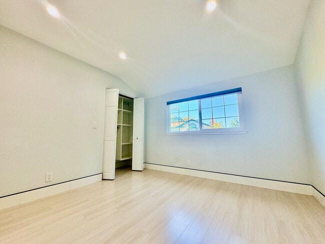 Building Photo - 3104 Linkfield Way
