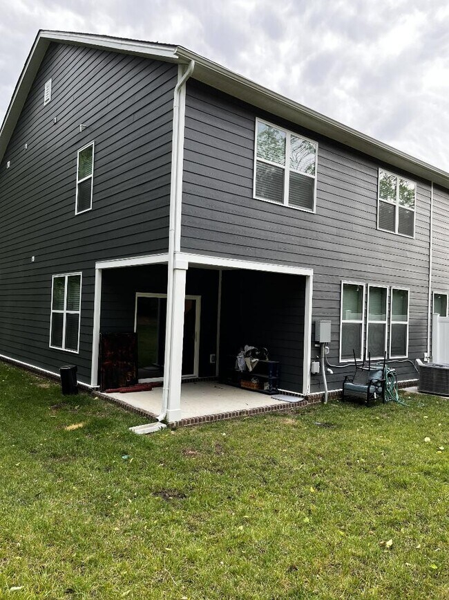 Building Photo - 5053 Percival Dr