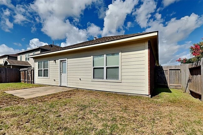 Building Photo - 5222 Westwood Pines Dr