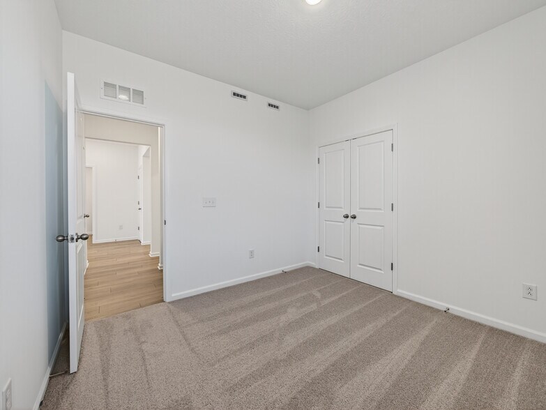 Building Photo - 268 Onset Way