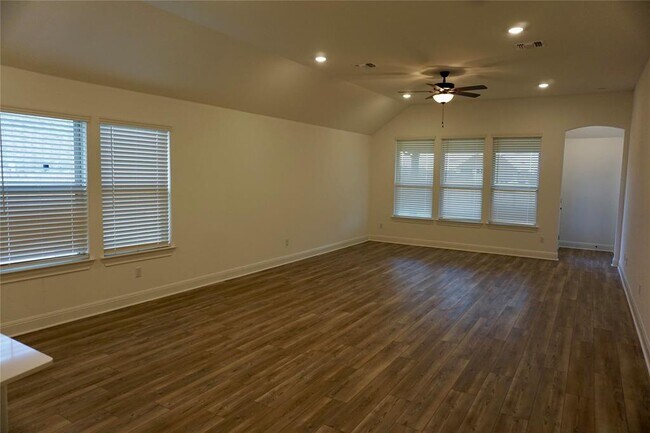Building Photo - 105 Elm Rdg Wy