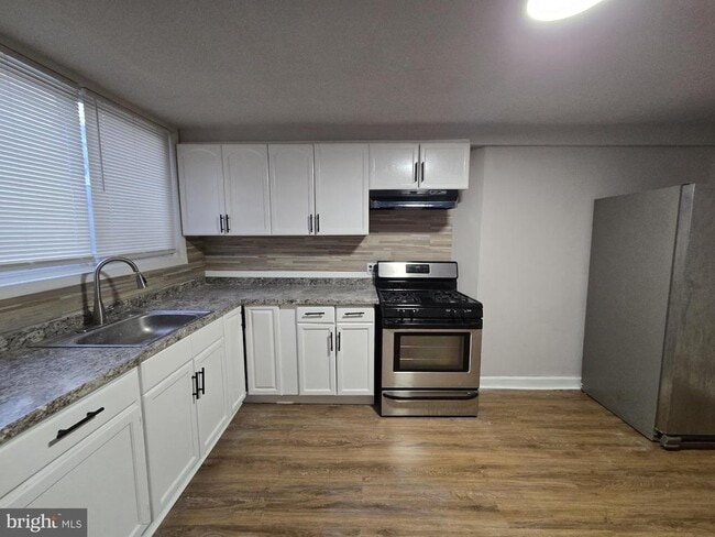 Building Photo - 2536 W Cumberland St