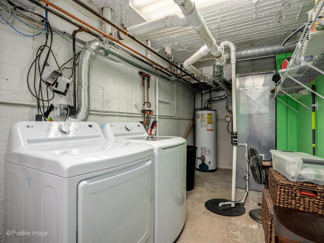 Building Photo - 2828 N Talman Ave