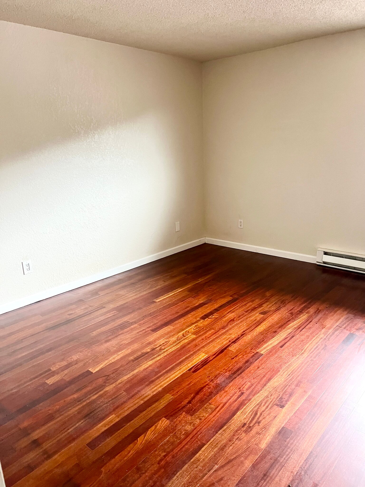 master bedroom - 25040 Lake Fenwick Rd