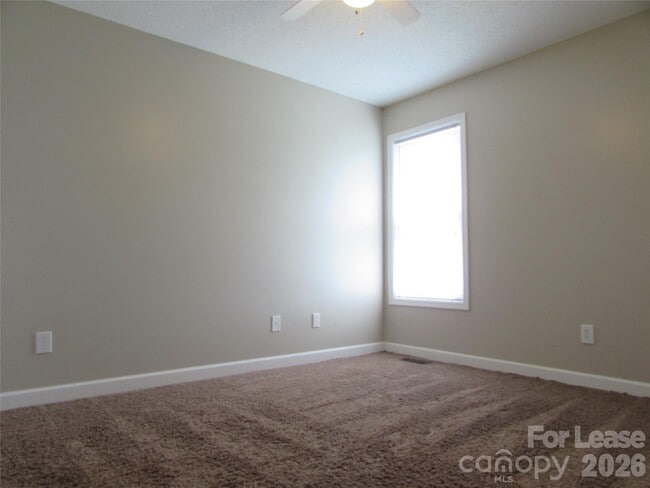 Building Photo - 371 West Ave