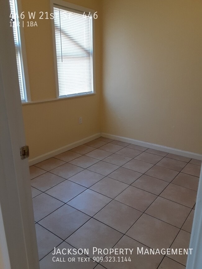 Building Photo - 446 W 21st St