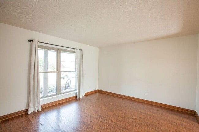 Building Photo - 8204 Tavaros Dr