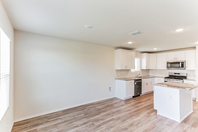 Building Photo - 3 Bedroom Home in Trails of Elizabeth Creek