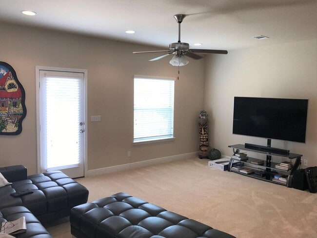 Building Photo - 8877 White Ibis Way