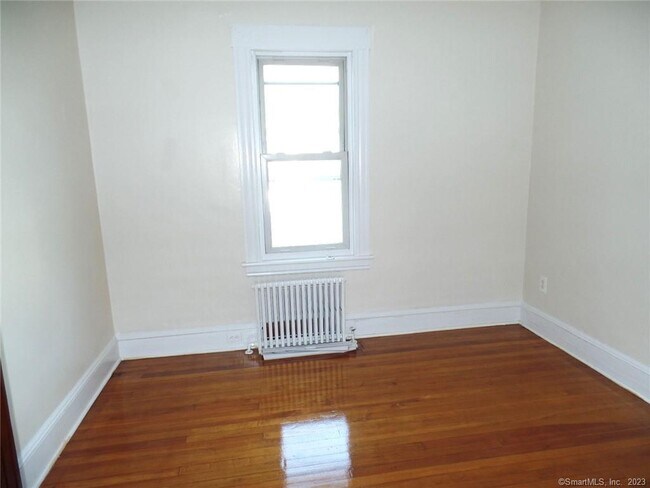 Building Photo - 131 Kent Ave