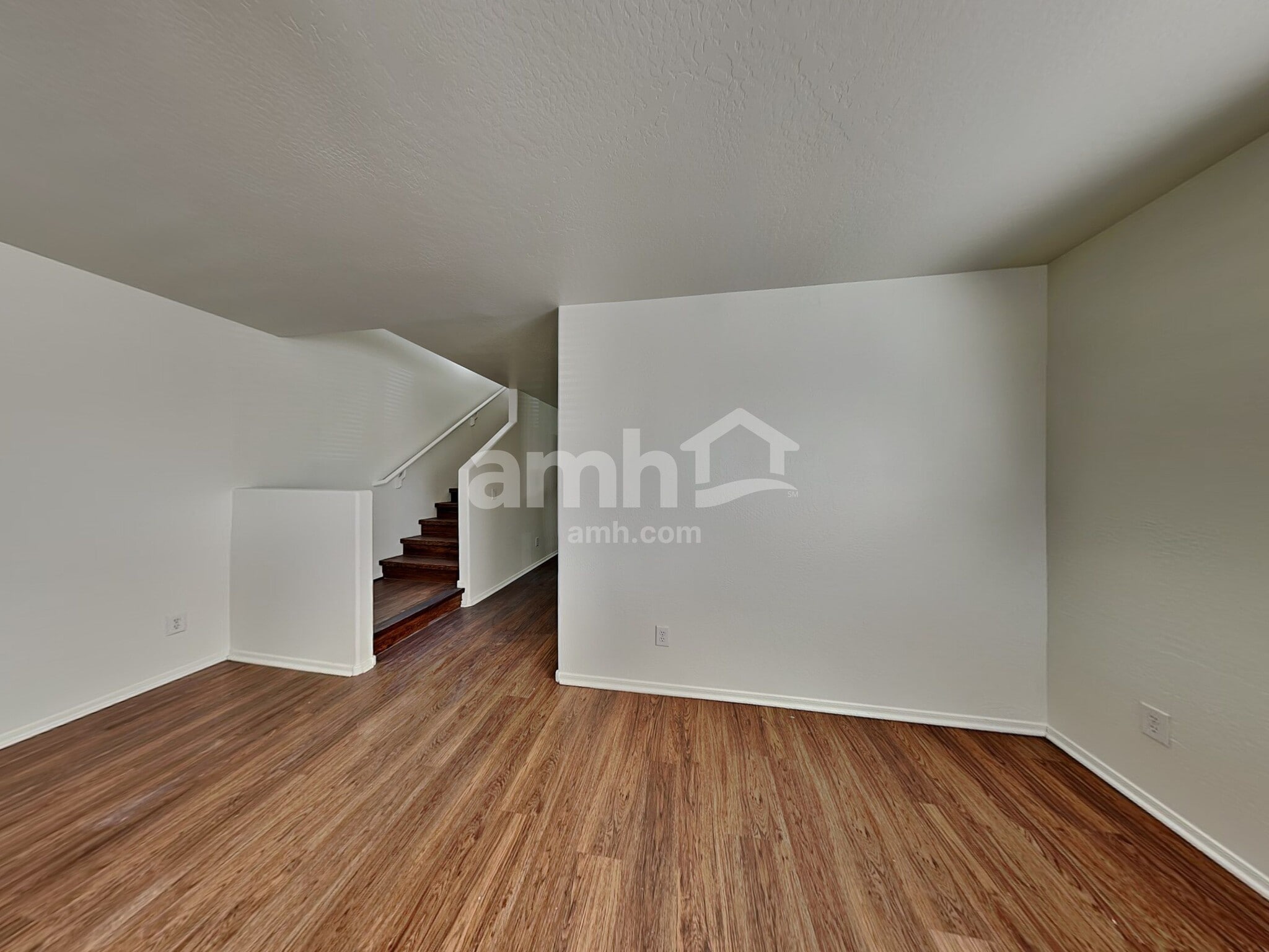 Building Photo - 5211 W Warner St