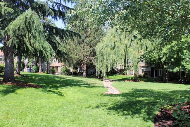 Building Photo - 7117 SW Sagert St