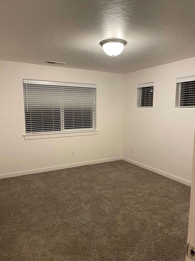 Master bedroom - 5757 E Bollo St