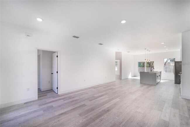 Building Photo - 2415 SW 147 Place Rd