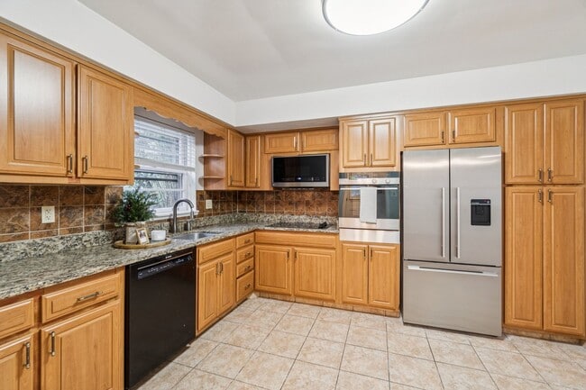 Building Photo - Charming 4BR/2BA Home for Rent in McLean!