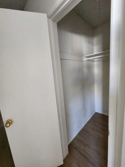 Building Photo - 4350 Troost Ave