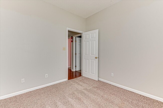 Building Photo - 1140 Parkside Trail